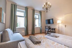 Cozy Apartment with Prater Access