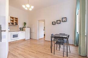 Cozy Apartment with Prater Access