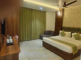 WORMWOOD SYNERGY VARANASI