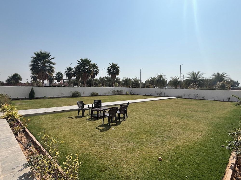 Sugan Hotel & Resort