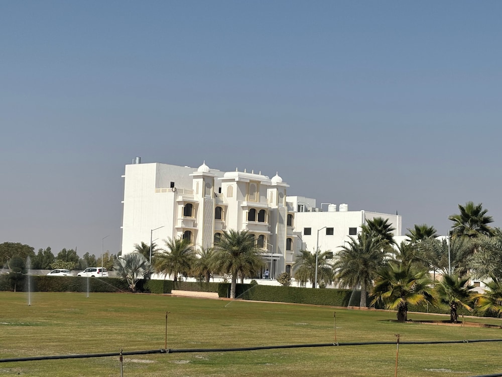 Sugan Hotel & Resort