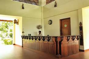 Manor Backwater Resort