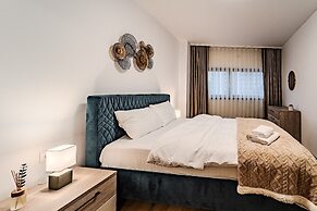 Central Monarh Tower Accomodation