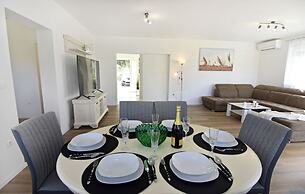 Comfortable Holiday Home With Pool