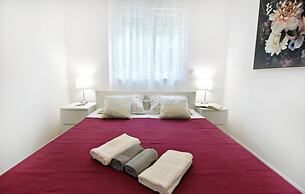 Comfortable Holiday Home With Pool