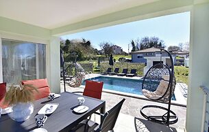 Comfortable Holiday Home With Pool