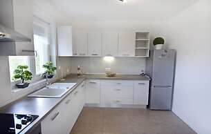 Comfortable Holiday Home With Pool