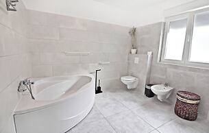 Comfortable Holiday Home With Pool
