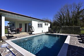 Comfortable Holiday Home With Pool