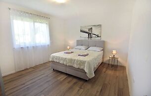 Comfortable Holiday Home With Pool