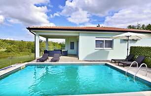 Comfortable Holiday Home With Pool