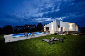 Villa With Private Pool Near Rovinj