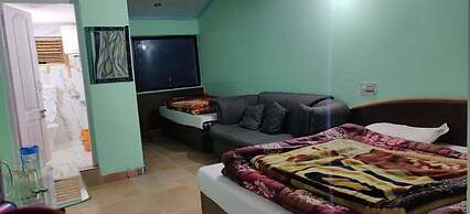 Hotel Nanda Devi