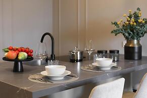 Lingers Suites & Residence