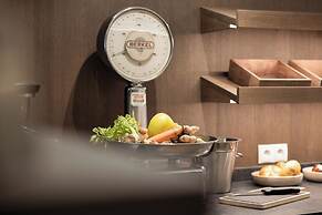 Lingers Suites & Residence