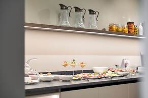 Lingers Suites & Residence