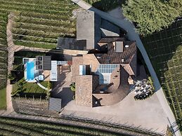 Lingers Suites & Residence