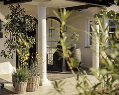 Lingers Suites & Residence