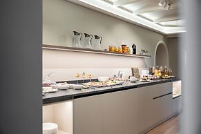 Lingers Suites & Residence