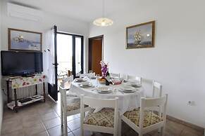 Spacious Apartment in Umag