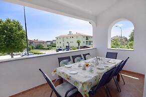 Spacious Apartment in Umag