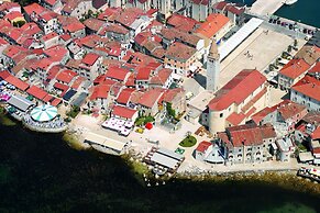 Spacious Apartment in Umag