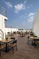 Hotel Taj Elevate