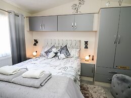 33 Woodpecker Lodge