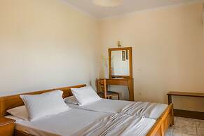 Kallithea Studios & Apartments