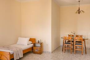 Kallithea Studios & Apartments