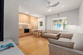 Coastal Living 2 Bedroom in Bondi Beach