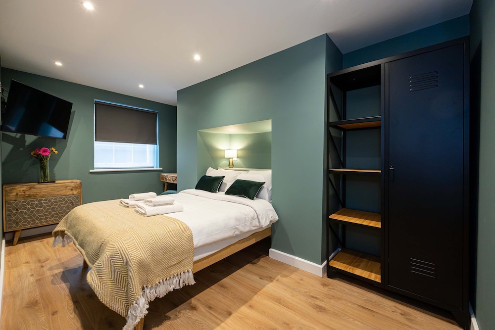 Host Stay Canning Quarter IV