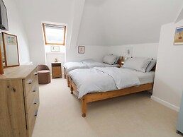 Harbour Reach 7