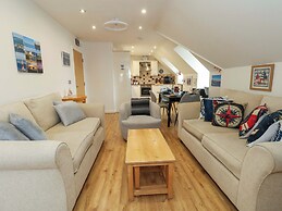 Harbour Reach 7