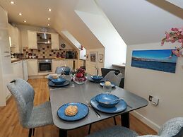 Harbour Reach 7