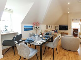 Harbour Reach 7