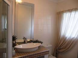 PebbleStoneHouse Bed & Breakfast