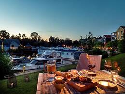 Sunday Resort Marina 2-bedroom