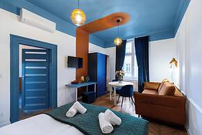 Horizon Apartments - Candy Colored House