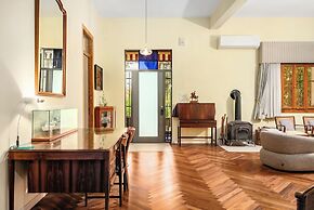 Historic & Modern Home with Garden