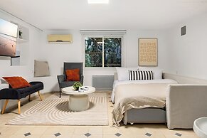 Historic & Modern Home with Garden