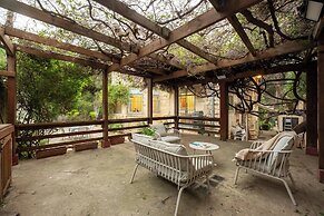 Historic & Modern Home with Garden