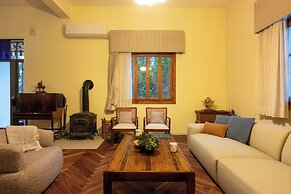 Historic & Modern Home with Garden