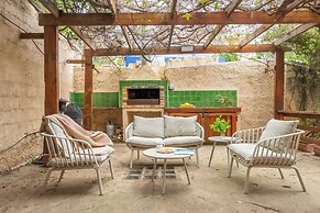 Historic & Modern Home with Garden