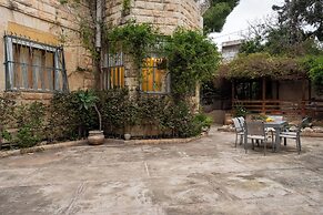 Historic & Modern Home with Garden