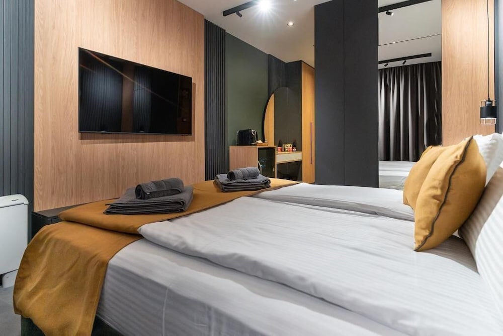 Park Hotel Novel