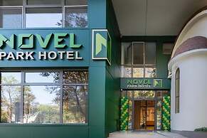 Park Hotel Novel
