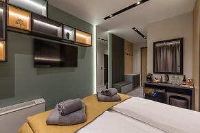 Park Hotel Novel