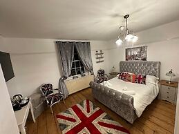 Grove Ferry Inn