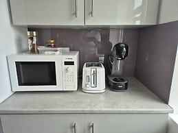 Charming Borehamwood Apartment With 2 Bedrooms